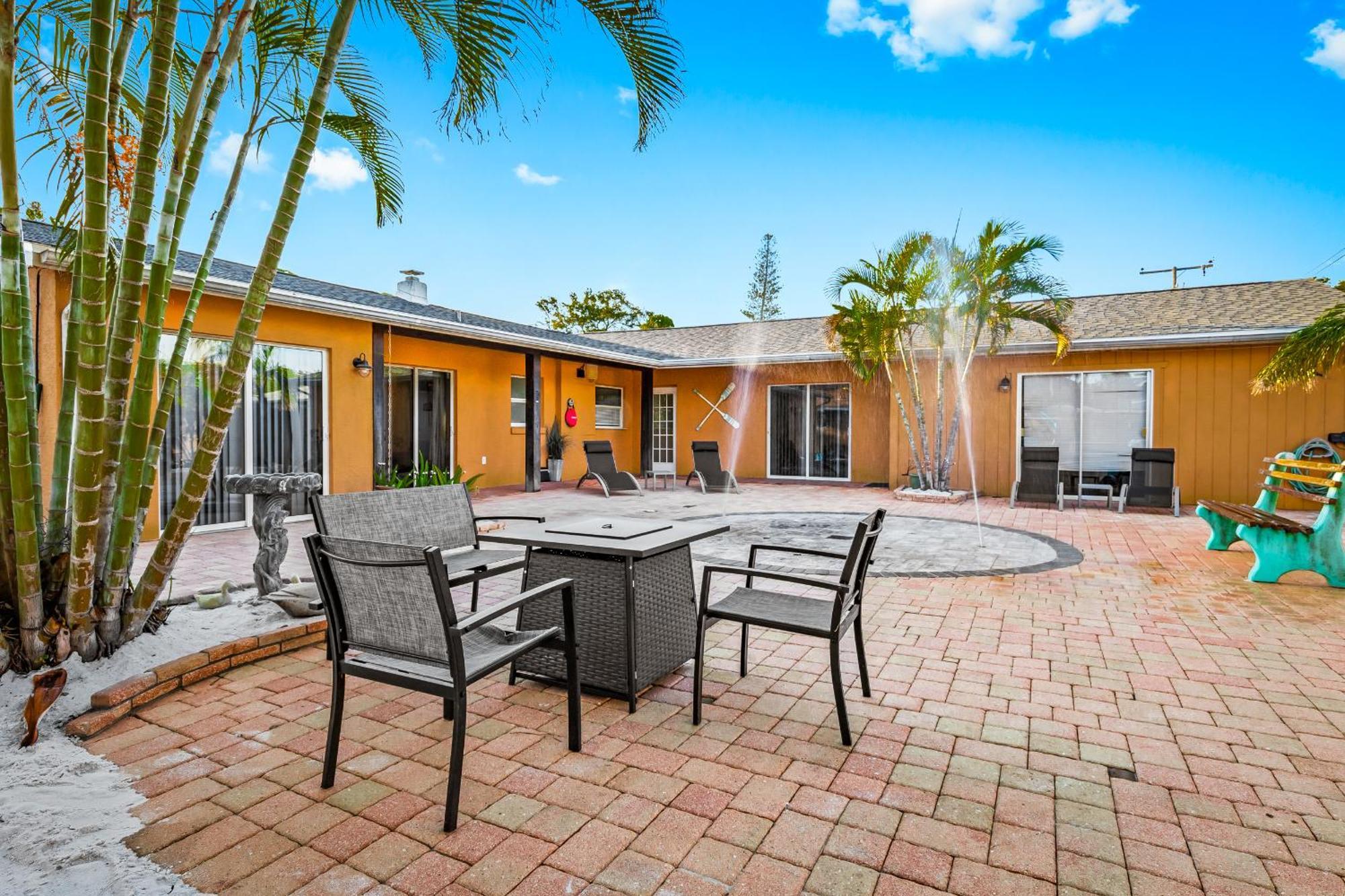 Coastal Villa W Amazing Courtyard - Splash Pad! Sarasota Exterior foto